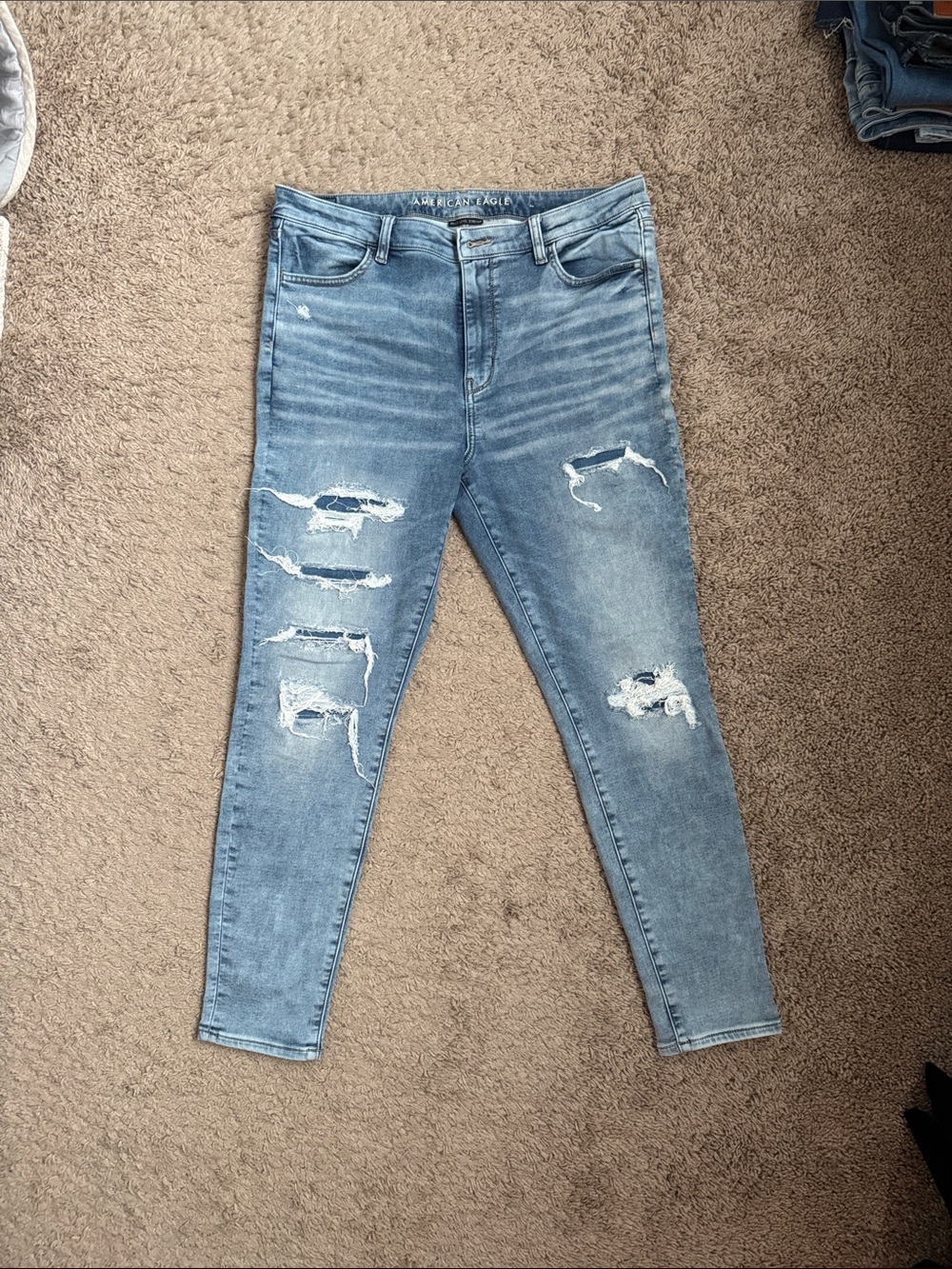 American Eagle Outfitters Light Blue Distressed Skinny Jeans